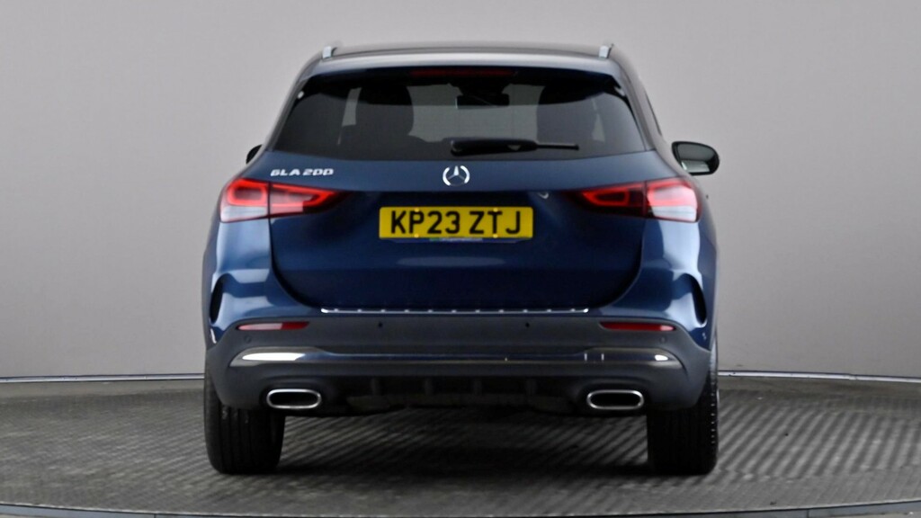 Mercedes-Benz GLA Class Gla 200 Amg Line Premium Blue #5