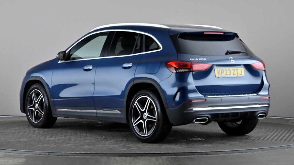 Mercedes-Benz GLA Class Gla 200 Amg Line Premium Blue #4