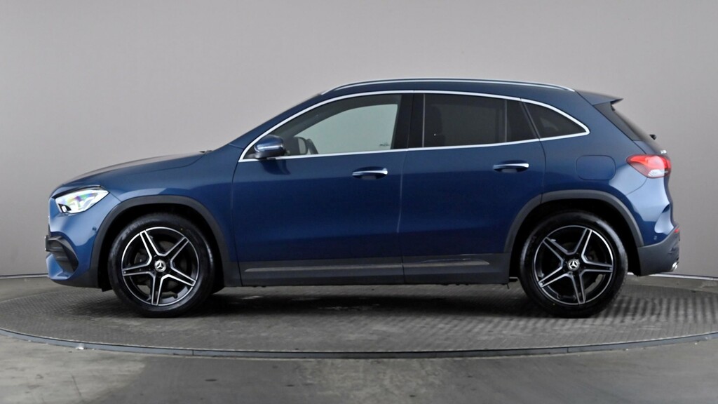 Mercedes-Benz GLA Class Gla 200 Amg Line Premium Blue #3