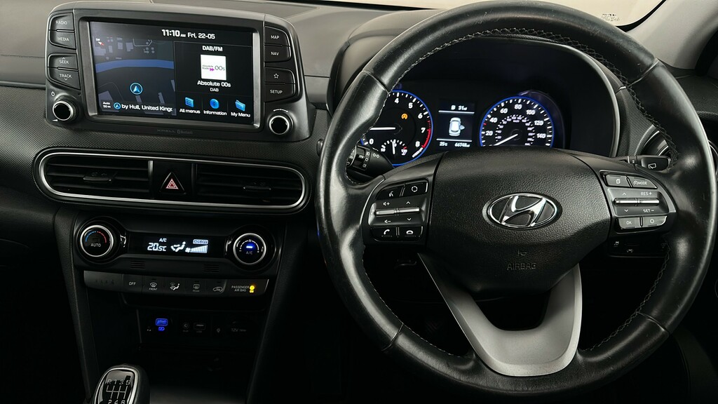 Hyundai Kona Hatchback White #14