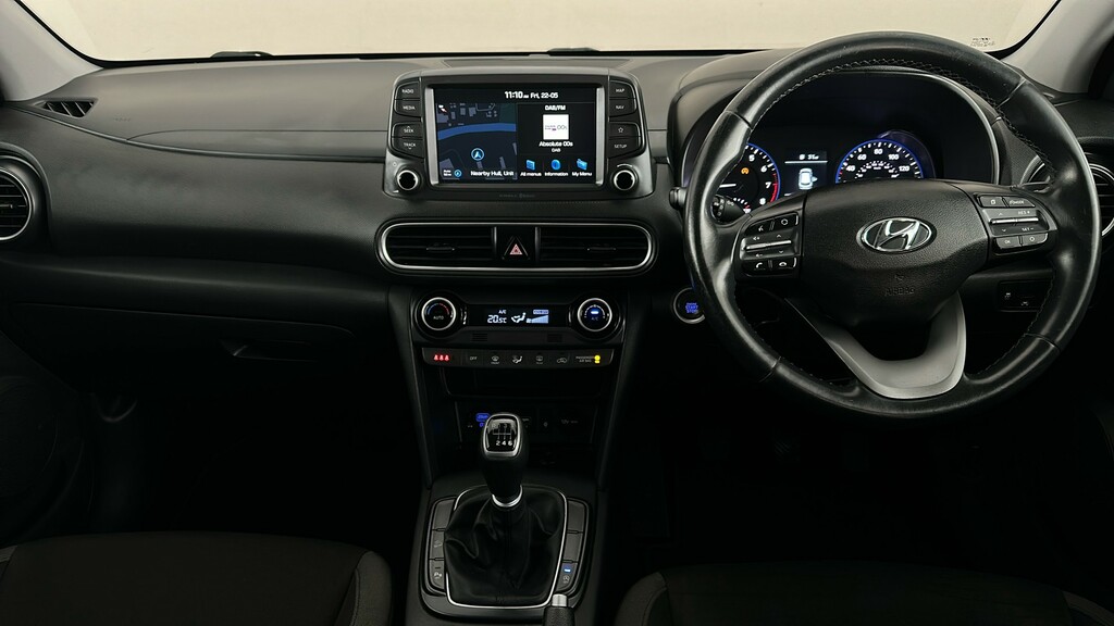 Hyundai Kona Hatchback White #12