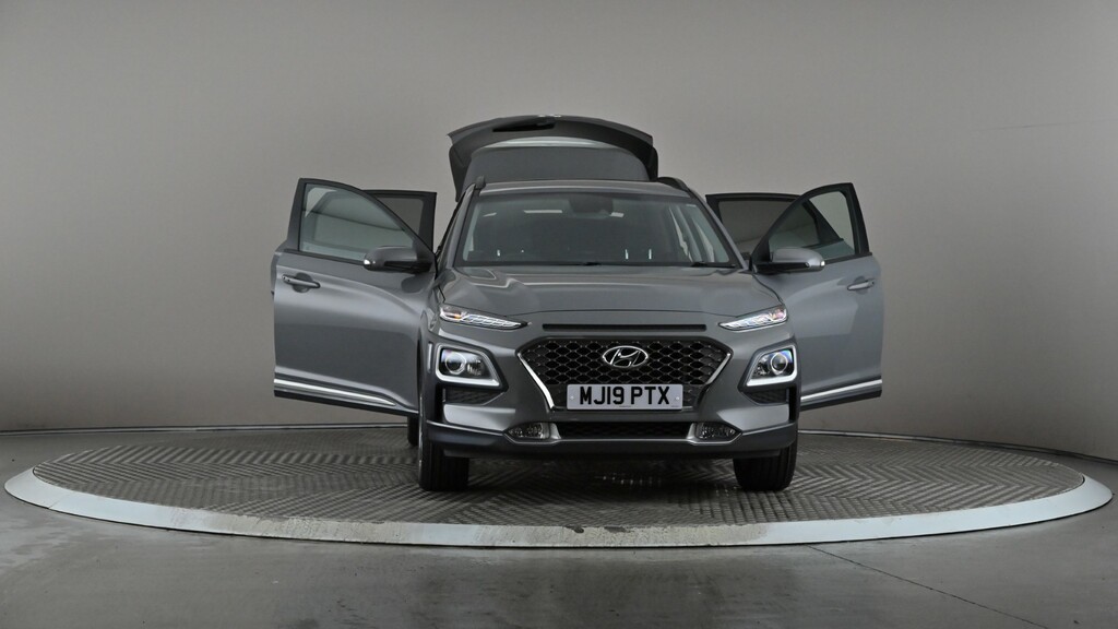Hyundai Kona Hatchback White #8