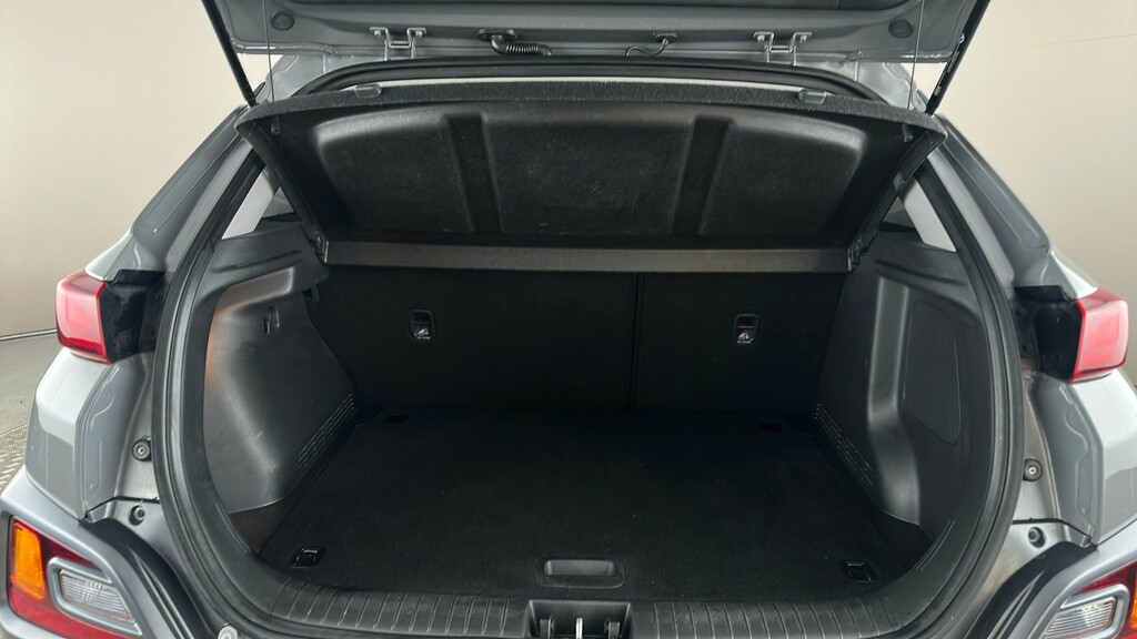 Hyundai Kona Hatchback White #22