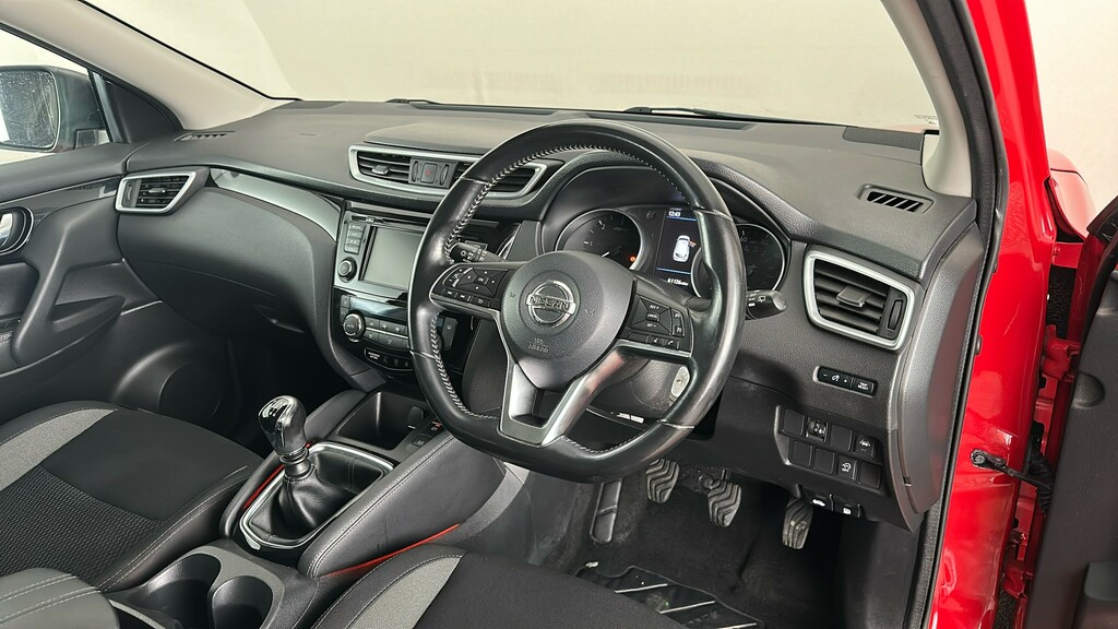 Nissan Qashqai Dig-t Tekna Plus Silver #32