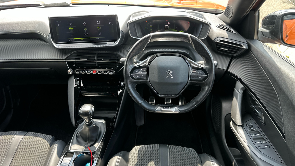 Peugeot 2008 Allure Red #17