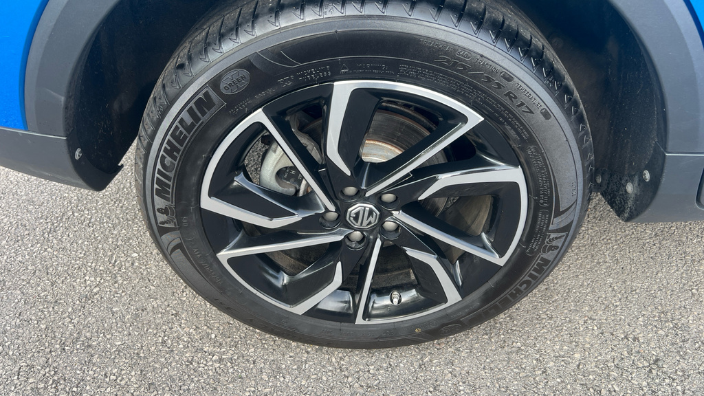 MG ZS 1.0T Gdi Exclusive Red #11