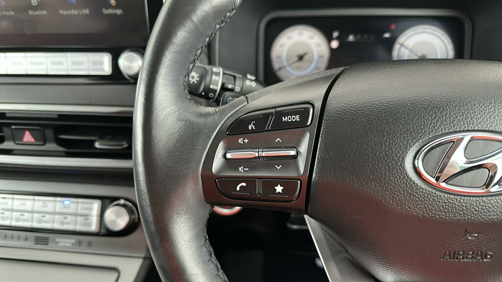 Hyundai Kona Premium Red #31