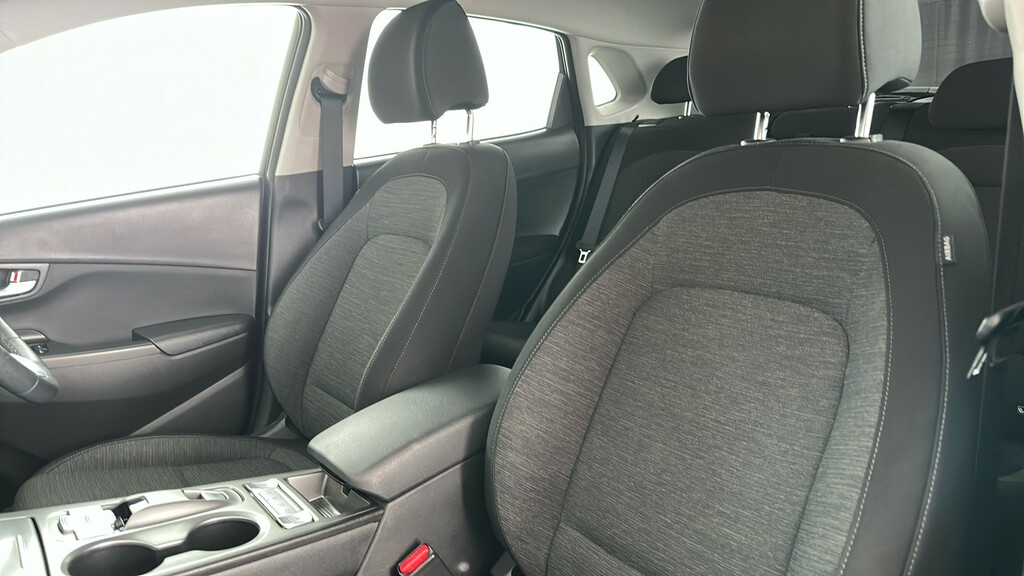 Hyundai Kona Premium Red #17