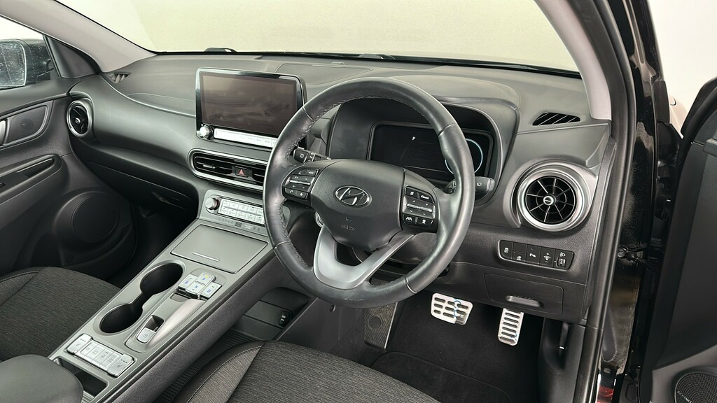 Hyundai Kona Premium Red #34