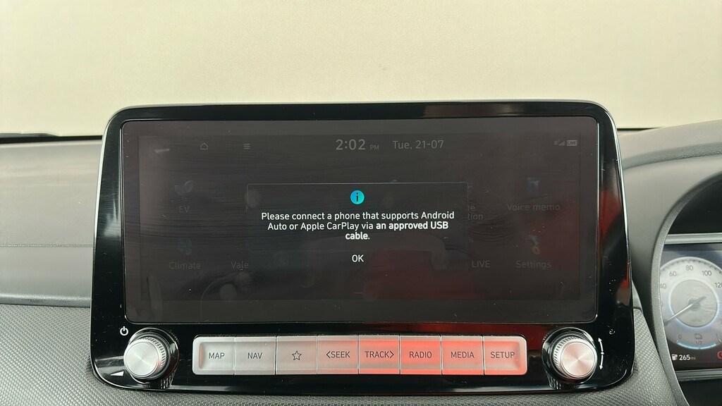 Hyundai Kona Premium Red #24