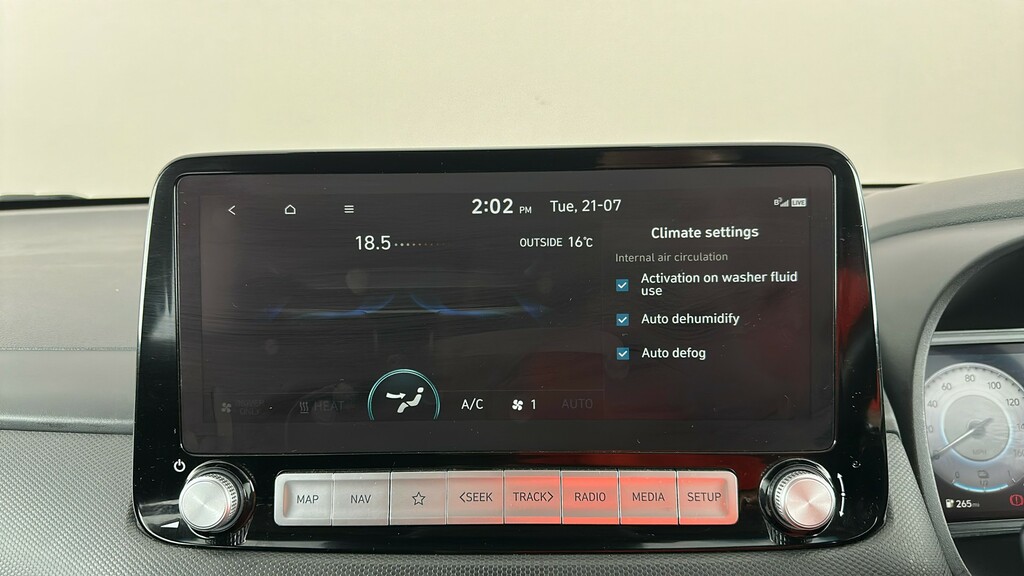 Hyundai Kona Premium Red #25