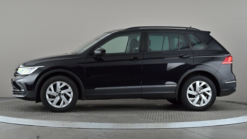 Volkswagen Tiguan 1.5 Tsi 150 Life Dsg SL23EFO Black #3