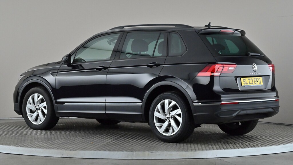 Volkswagen Tiguan 1.5 Tsi 150 Life Dsg SL23EFO Black #4