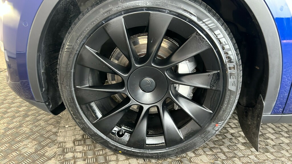 Tesla Model Y Dual Motor Long Range Suv 4Wde Black #19