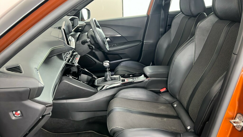 Peugeot 2008 Active Premium Grey #17