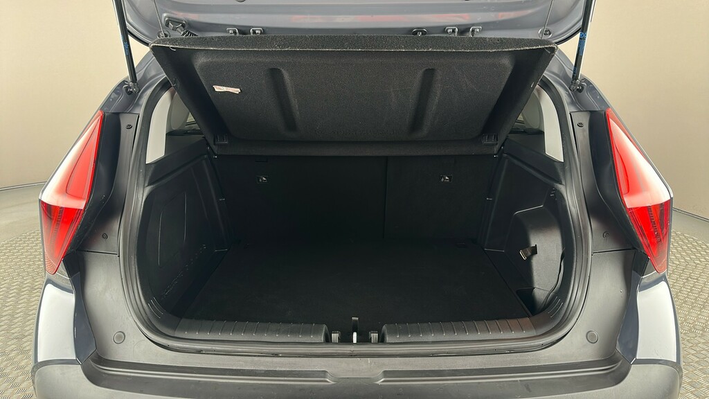Hyundai Bayon Se Connect Red #22