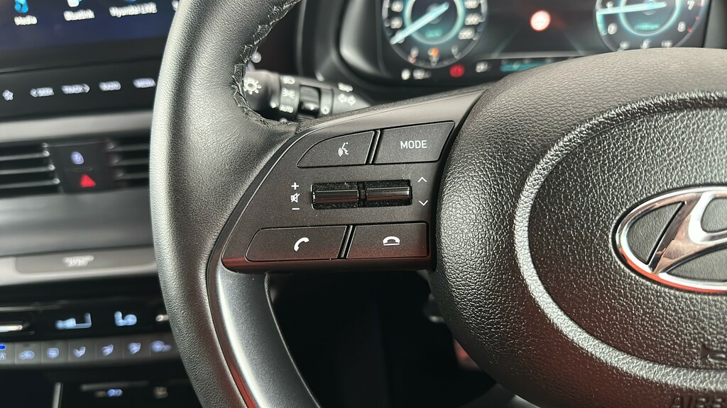 Hyundai Bayon Se Connect Red #31