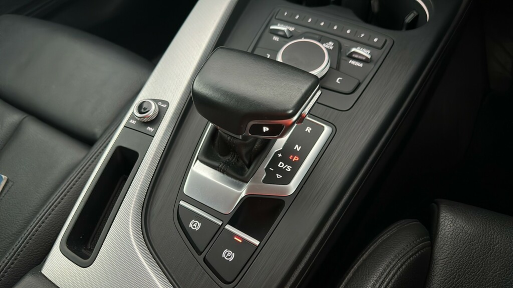 Audi A4 2.0T Fsi Black Edition S Tronic Black #30