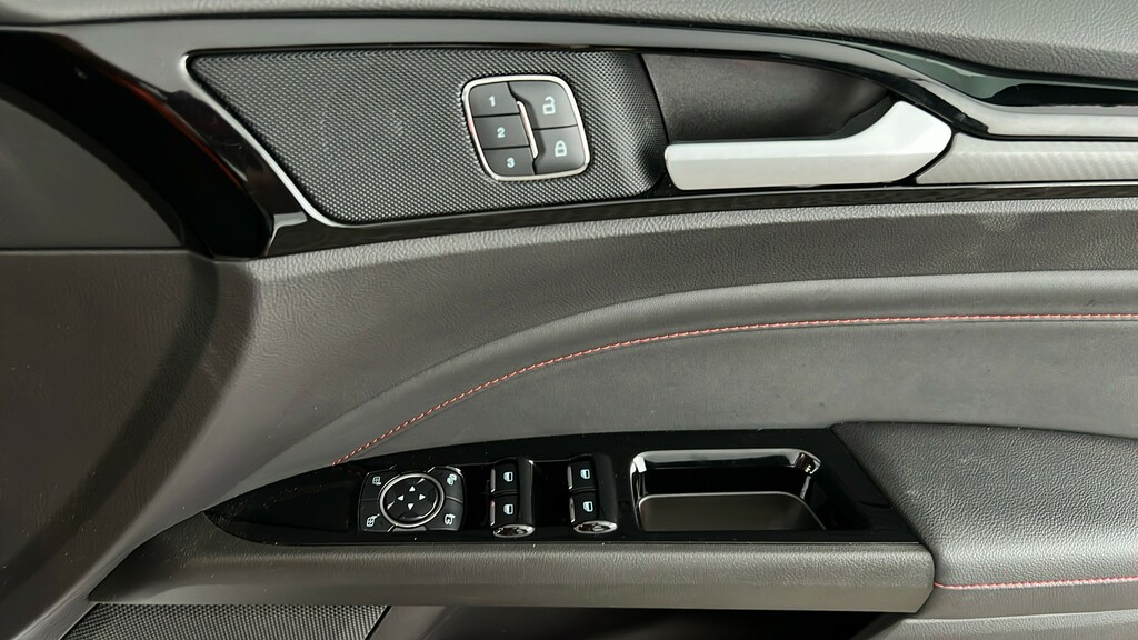 Ford Mondeo Petrol Black #27