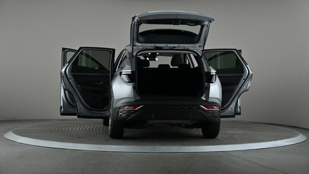 Hyundai Tucson Ultimate White #11