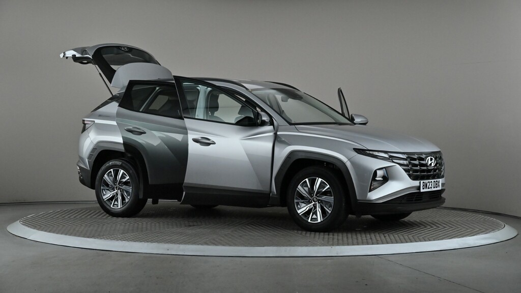 Hyundai Tucson Ultimate White #7