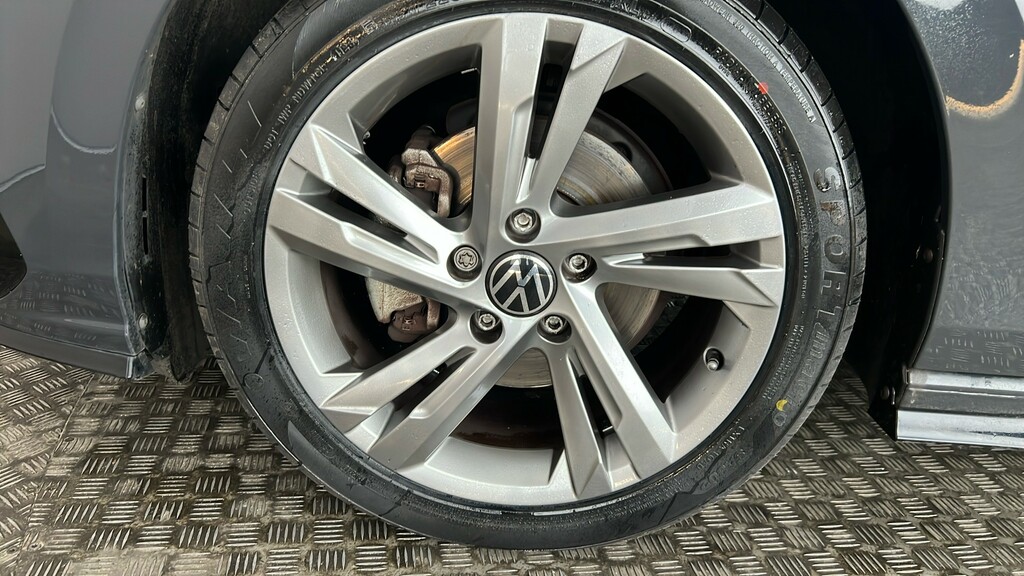 Volkswagen Golf 2.0 Tdi Match Black #19