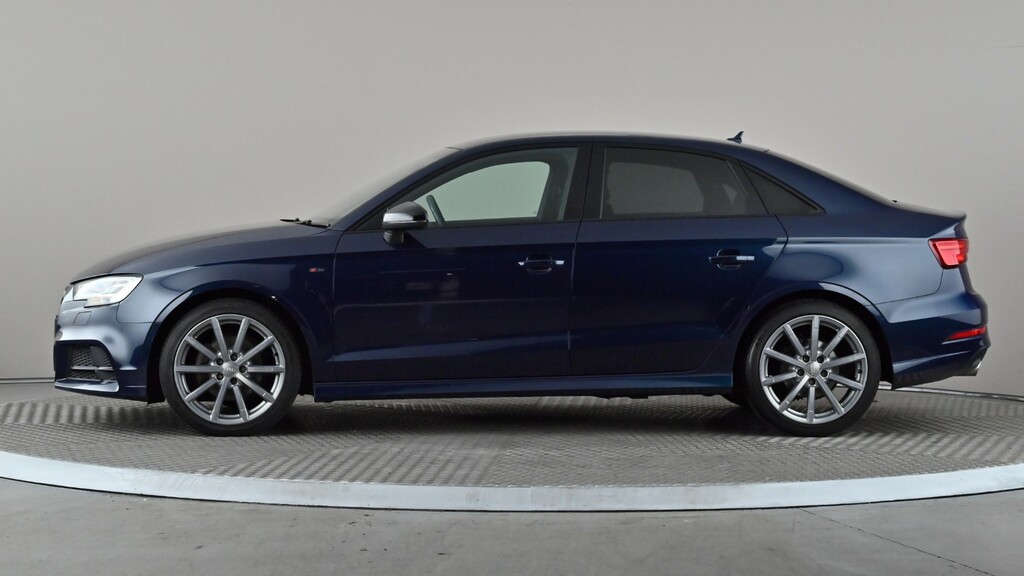Audi A3 1.6 Tdi 116 Black Edition Blue #3