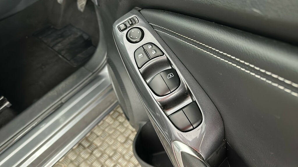 Nissan Juke N-connecta Black #34
