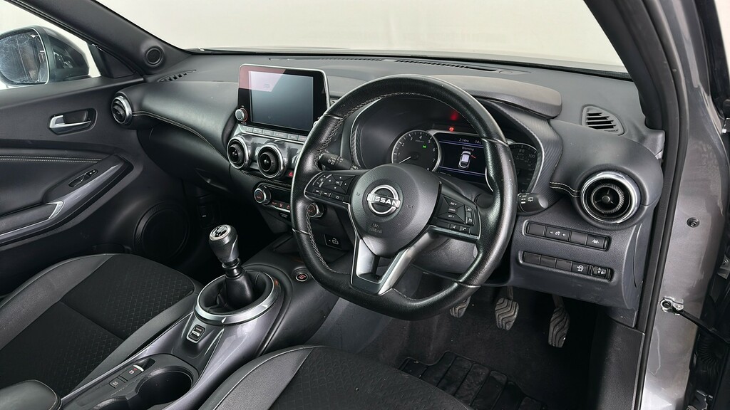 Nissan Juke N-connecta Black #31