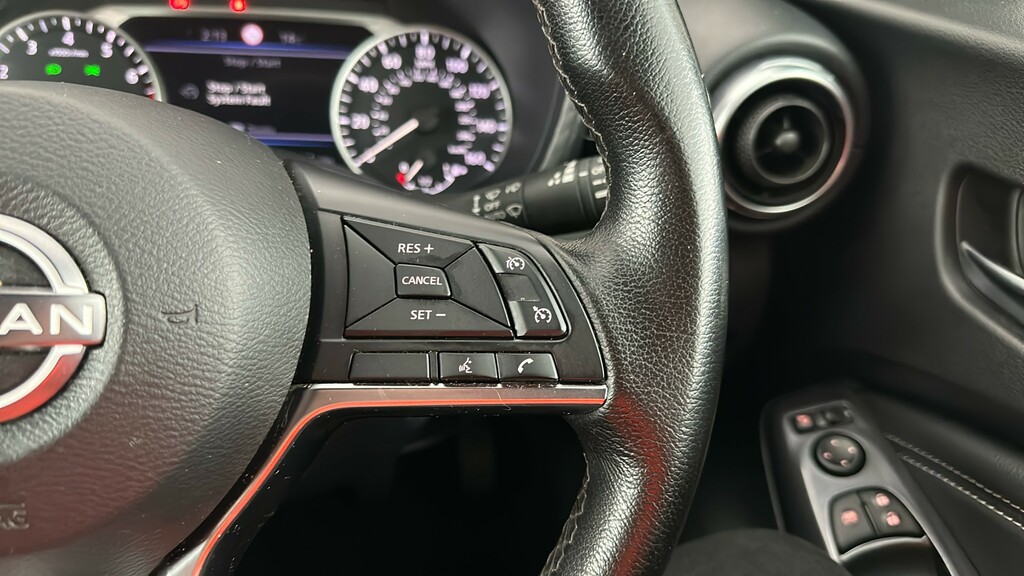 Nissan Juke N-connecta Black #32