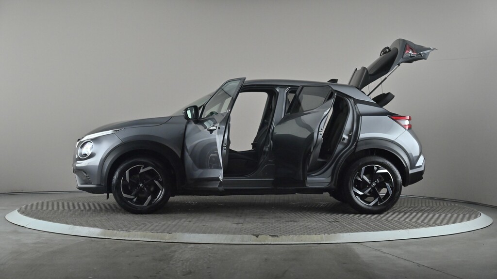 Nissan Juke N-connecta Black #9