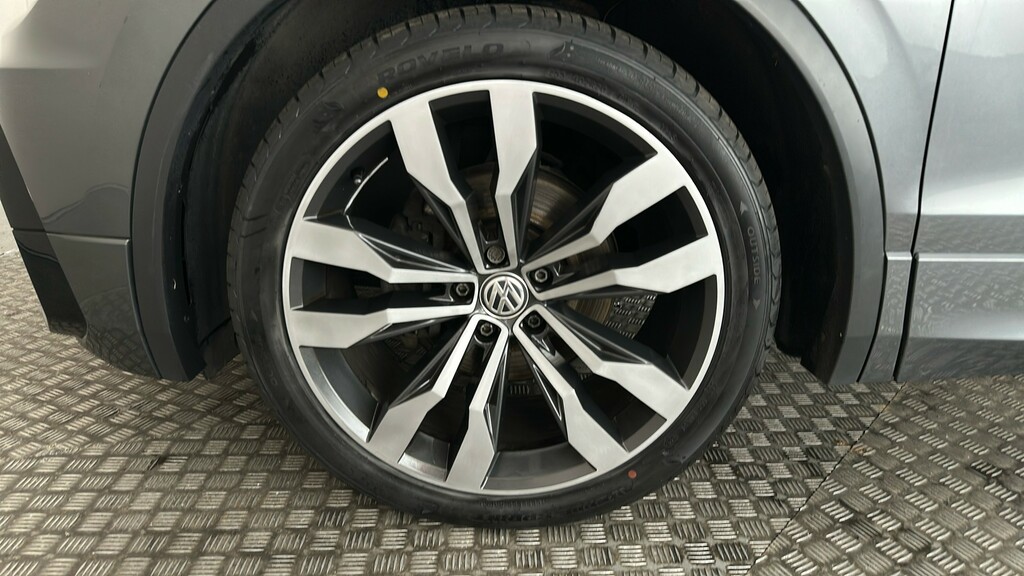 Volkswagen Tiguan Sel White #19