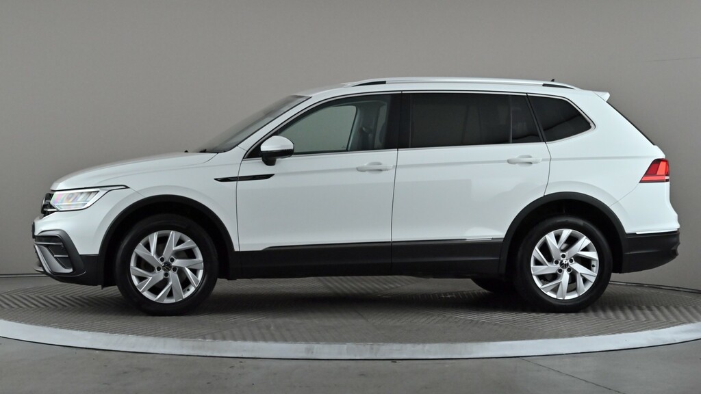 Volkswagen Tiguan Allspace 1.5 Tsi Life Dsg White #3