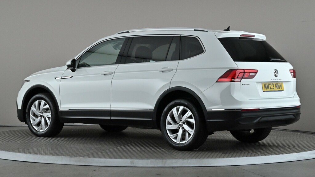 Volkswagen Tiguan Allspace 1.5 Tsi Life Dsg White #4