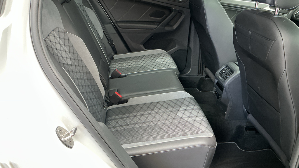 Volkswagen Tiguan Elegance Launch Edition Red #19
