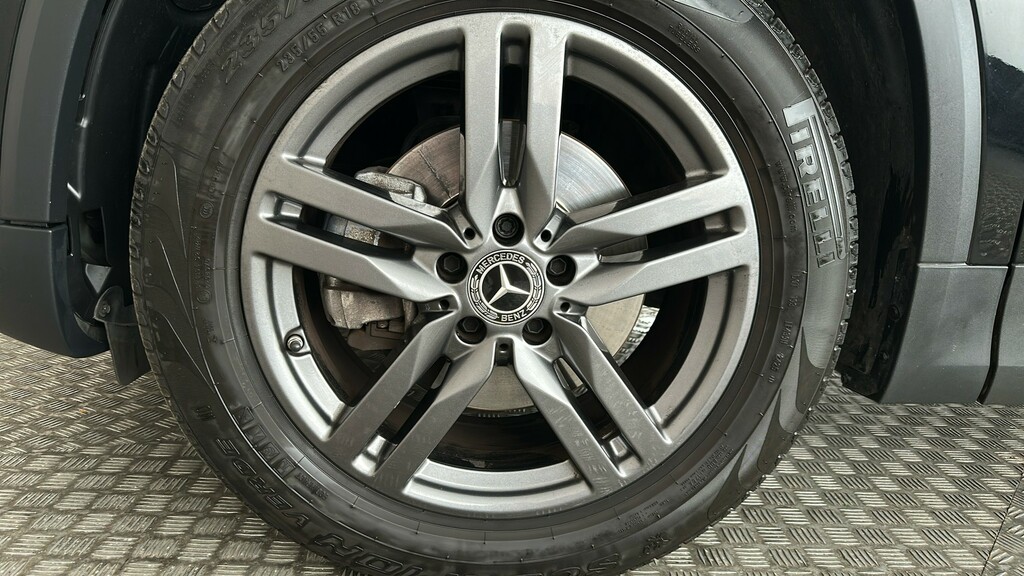 Mercedes-Benz GLA Class Gla 200 Amg Ln Executve M Black #19