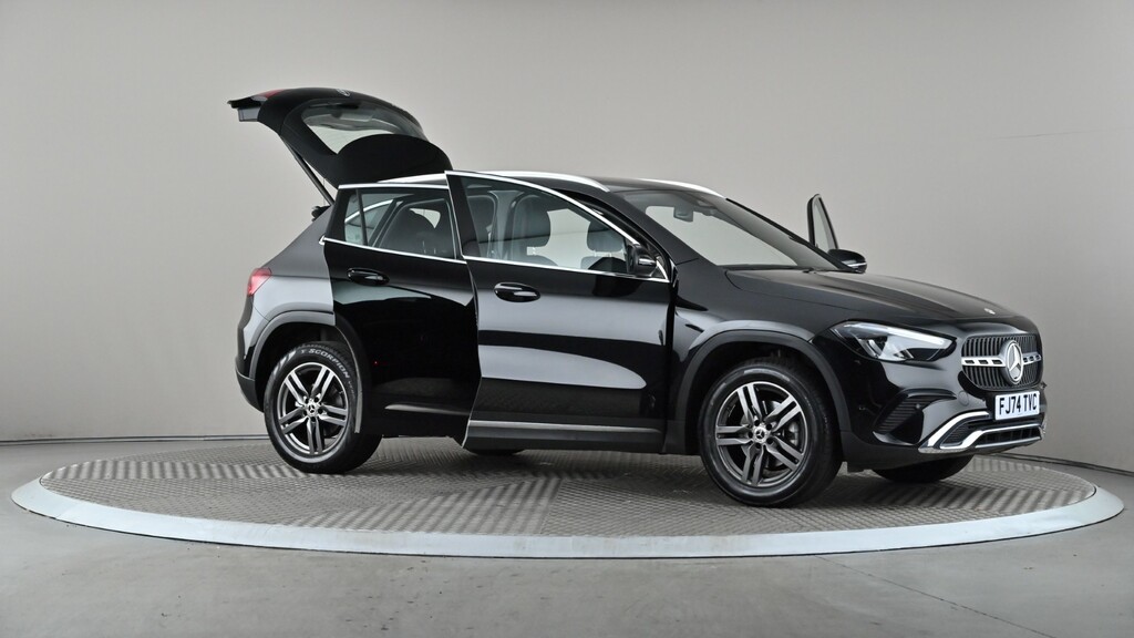 Mercedes-Benz GLA Class Gla 200 Amg Ln Executve M Black #7