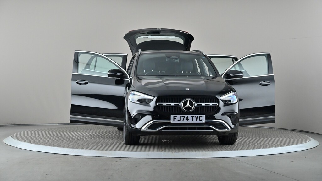 Mercedes-Benz GLA Class Gla 200 Amg Ln Executve M Black #8