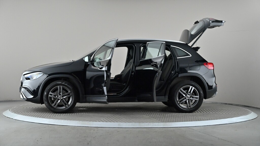 Mercedes-Benz GLA Class Gla 200 Amg Ln Executve M Black #9