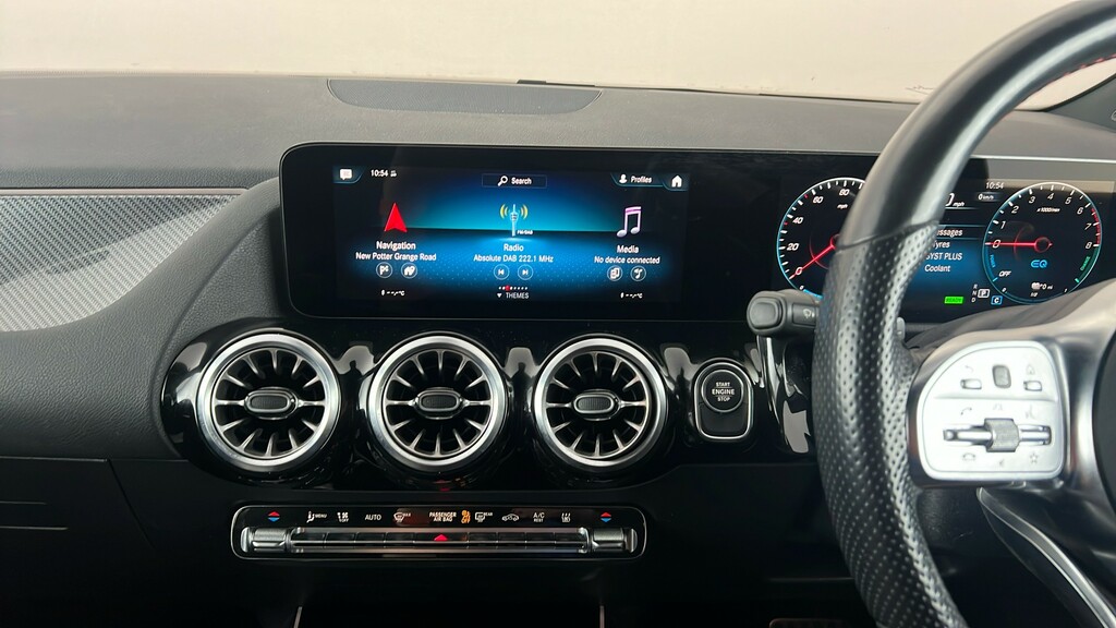 Mercedes-Benz GLA Class Gla 220D 4Matic Amg Line Premium Plus Black #16