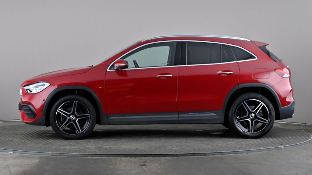 Mercedes-Benz GLA Class Gla 250E Amg Line Premium Red #3