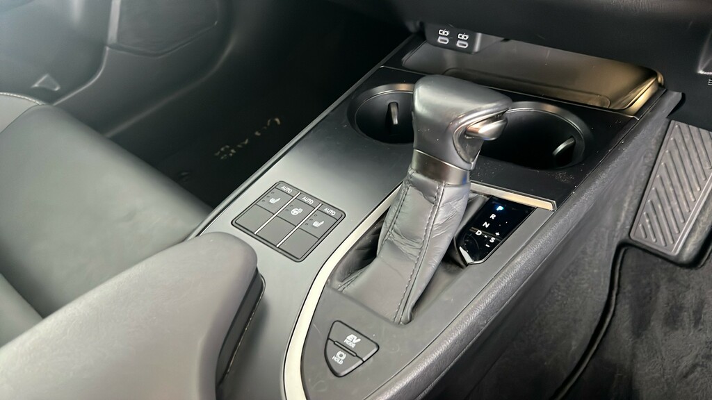 Lexus UX 2.0 250H E-cvt Euro 6 Ss White #25