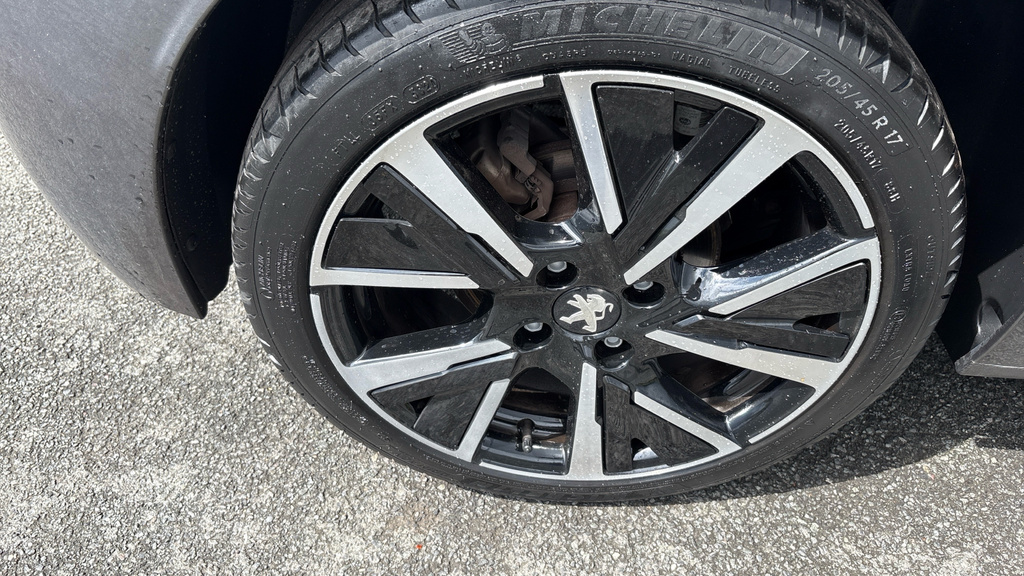 Peugeot 208 Allure Blue #30