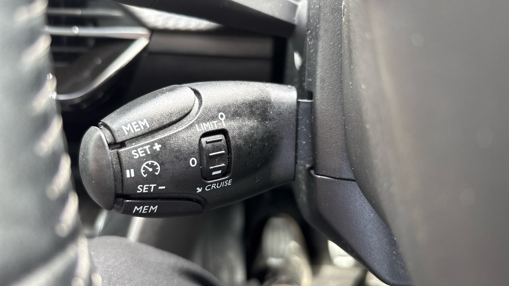Peugeot 208 Allure Blue #14