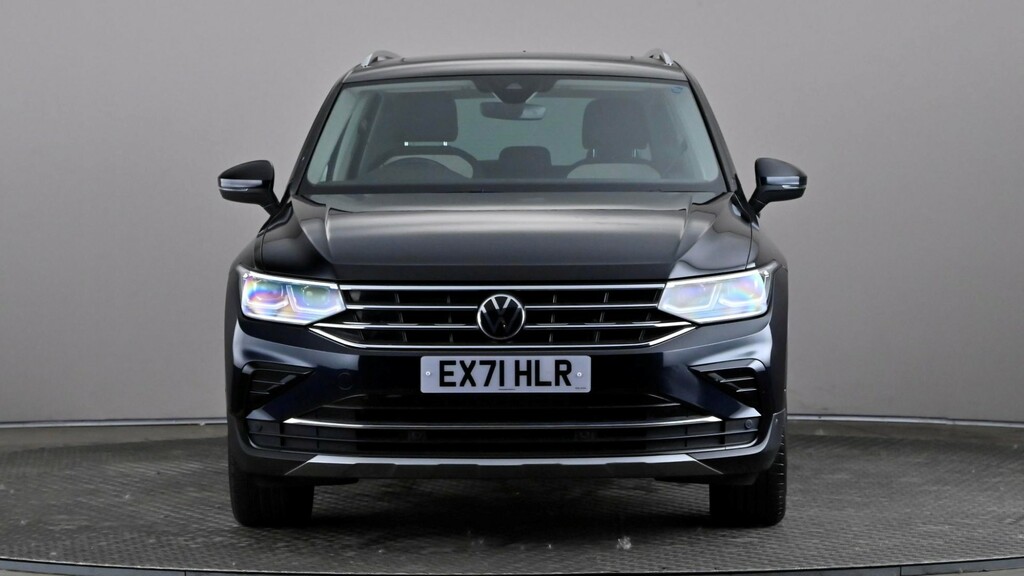 Volkswagen Tiguan 1.5 Tsi 150 Elegance Dsg Black #2