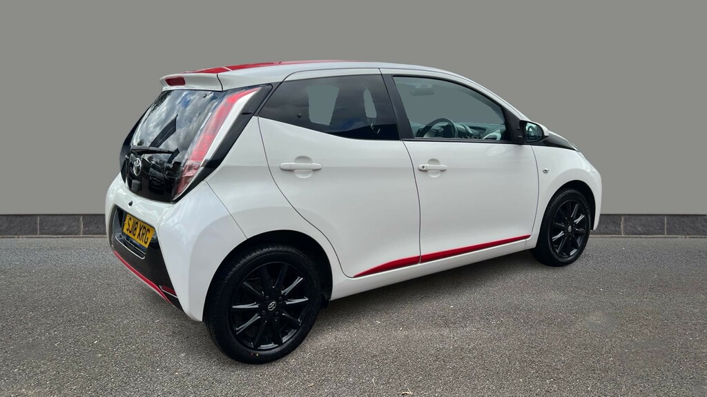 Toyota Aygo 1.0 Vvt-i X-press White #6