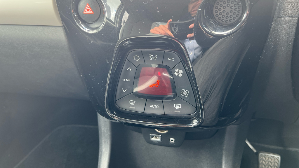 Toyota Aygo Hatchback Blue #19