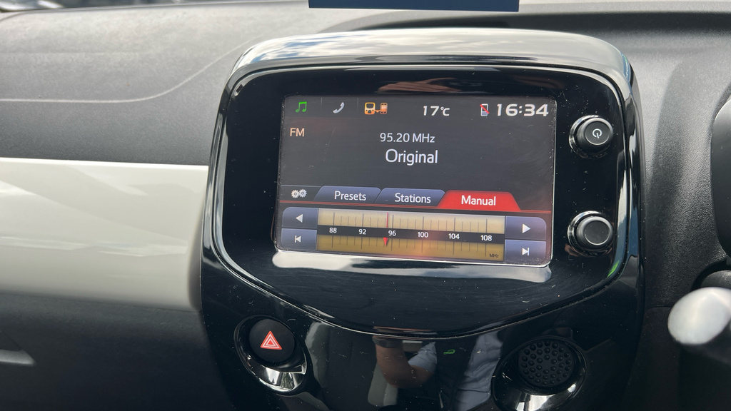 Toyota Aygo Hatchback Blue #17