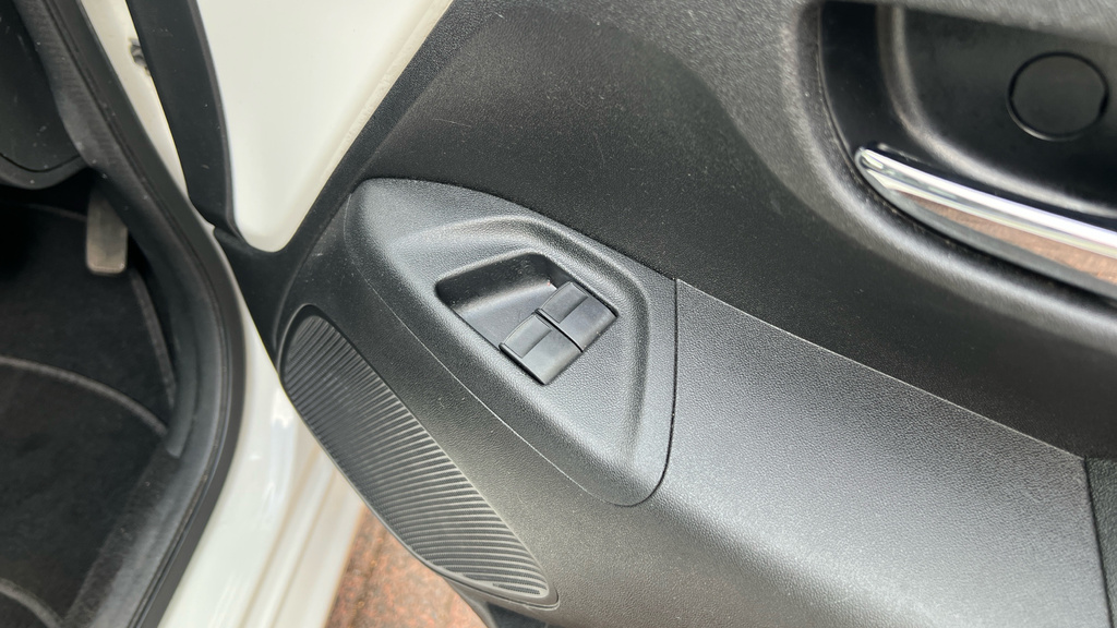 Toyota Aygo Hatchback Blue #11