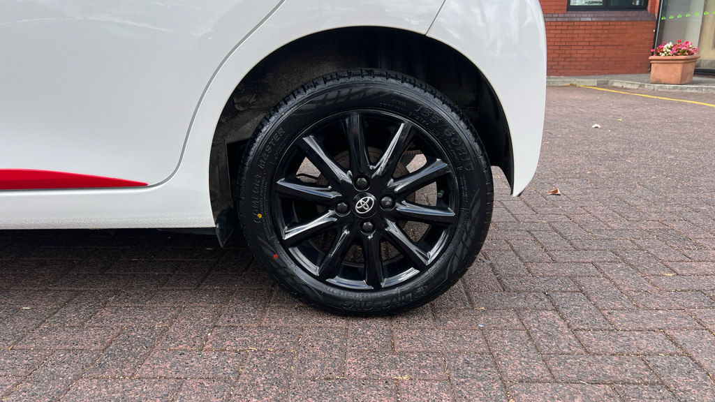 Toyota Aygo Hatchback Blue #10